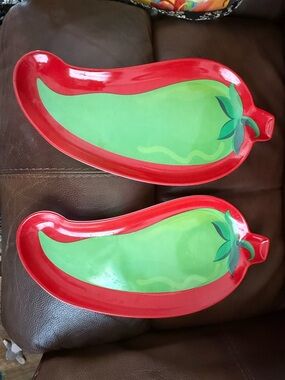 Pair of Chili Pepper Serving Platters - Red and Green